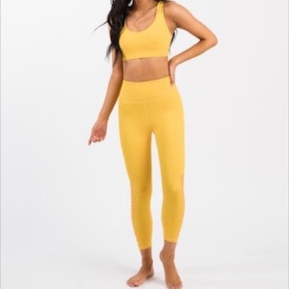 Zyia Active 2 Piece Set Daffodil Large - Picture 12 of 14